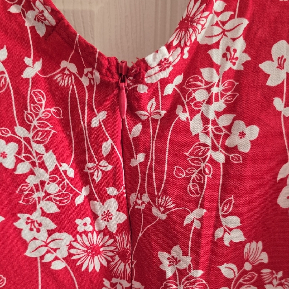 Ruby‎ Rox Red and White Floral Blouse - Picture 4 of 5